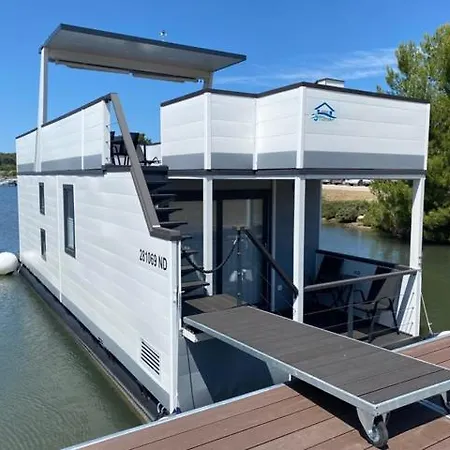 Apartment Novigrad Sea-house Heroina - Hausboot *