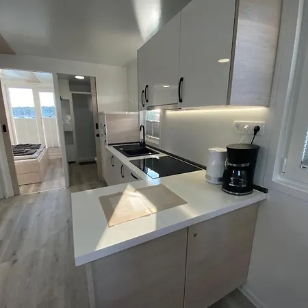 Novigrad Sea-house Heroina - Hausboot *