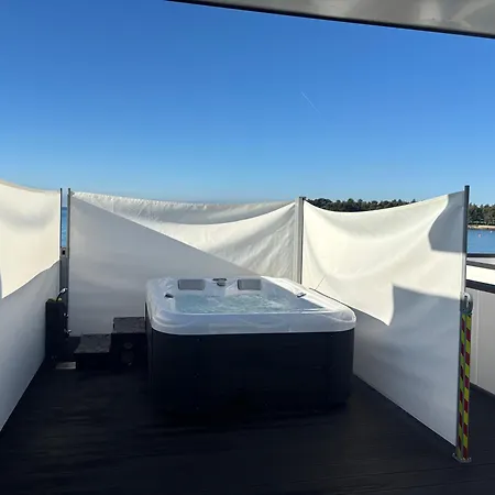 Novigrad Sea-house Heroina - Hausboot Apartament