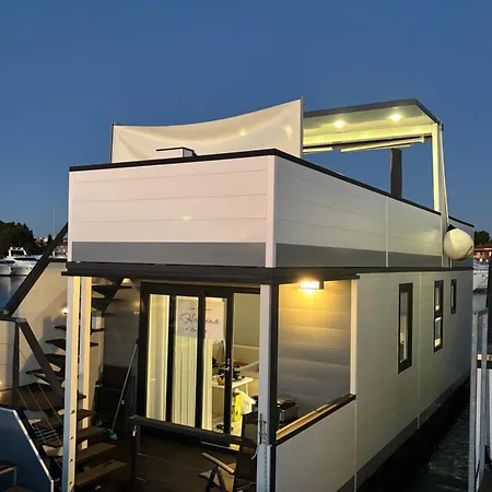 Apartament Novigrad Sea-house Heroina - Hausboot *