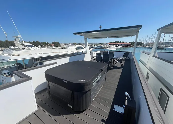 아파트 Novigrad Sea-house Heroina - Hausboot *